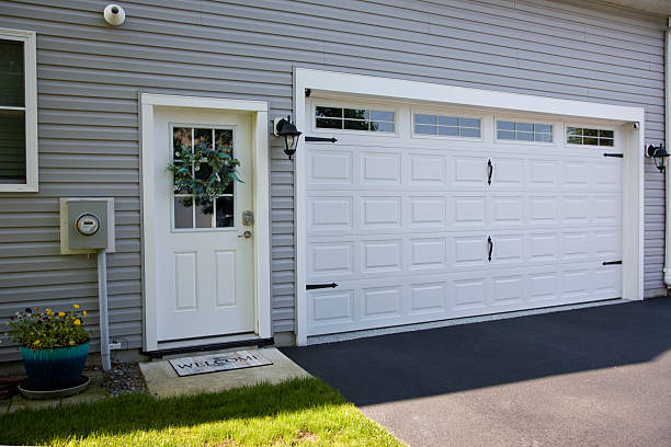 24/7 Emergency Garage Door Panel Replacement experts in Holbrook, AZ